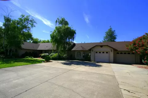 2335 La Madre Ct, Redding, CA 96002 photo 2