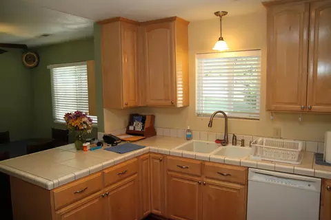 19108 Shadow Ln, Anderson, CA 96007 photo 9