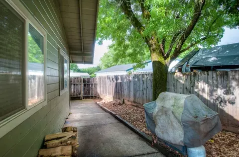 2354 Hawn Ave, Redding, CA 96002 photo 16