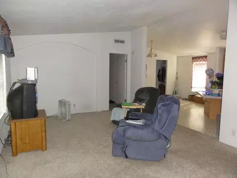 17800 Paradise Ln, Redding, CA 96003 photo 2