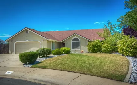 4494 Rose Terrace Dr, Redding, CA 96001 photo 1