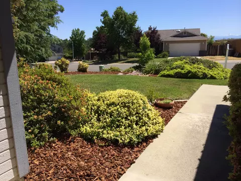 578 Hanland Ct, Redding, CA 96003 photo 3