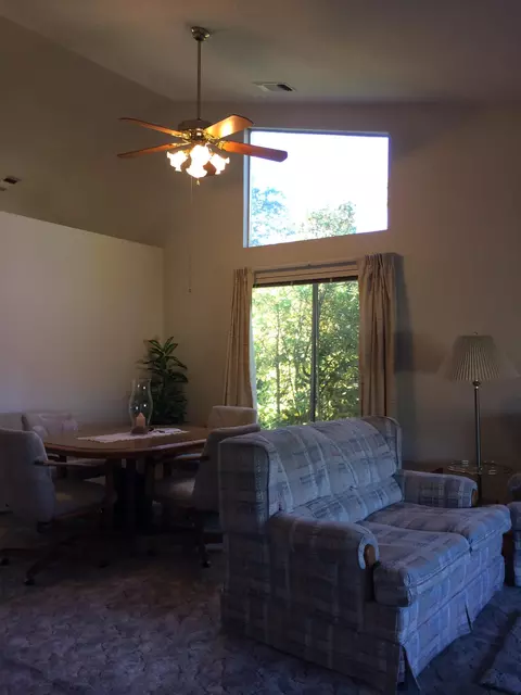 578 Hanland Ct, Redding, CA 96003 photo 11