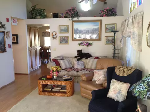 678 Alamine Dr, Redding, CA 96003 photo 2