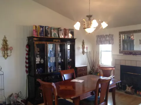678 Alamine Dr, Redding, CA 96003 photo 3