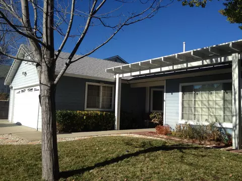 678 Alamine Dr, Redding, CA 96003 photo 1