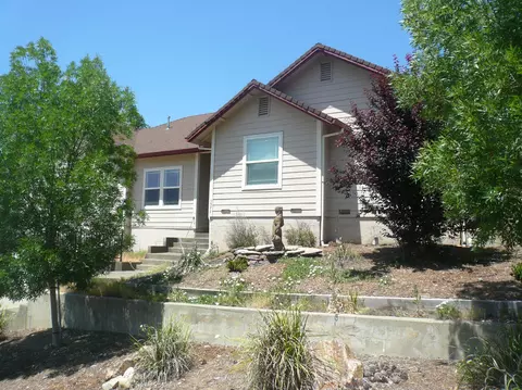 5572 Jan Ct, Redding, CA 96003 photo 2