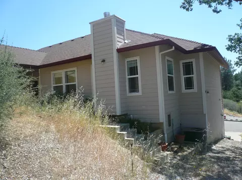 5572 Jan Ct, Redding, CA 96003 photo 5