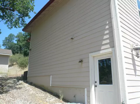 5572 Jan Ct, Redding, CA 96003 photo 4