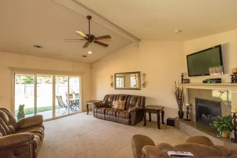 3202 Atletas Way, Redding, CA 96002 photo 4