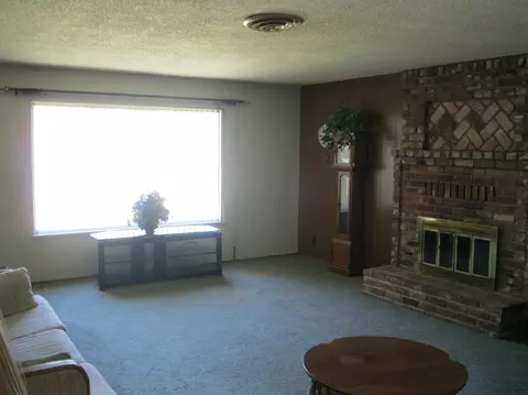 1075 De Moll Dr, Redding, CA 96002 photo 4
