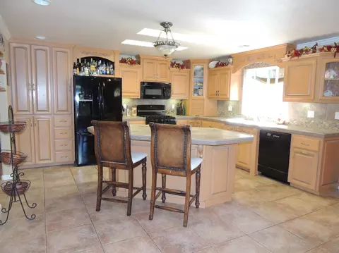 1280 Mistletoe Ln, Redding, CA 96002 photo 9