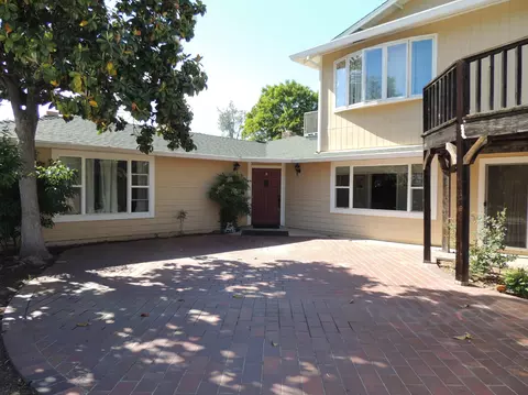 1280 Mistletoe Ln, Redding, CA 96002 photo 1
