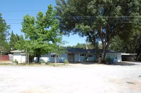 5245 Woodview Dr, Redding, CA 96002 photo 1