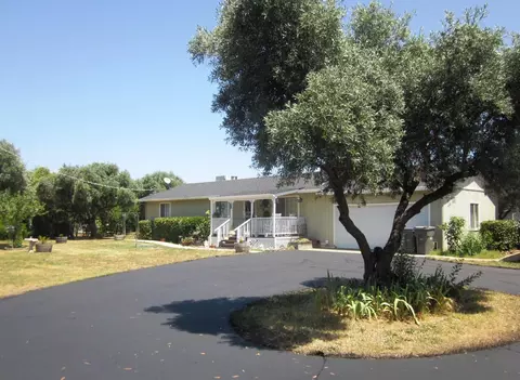 5551 Olive St, Anderson, CA 96007 photo 1