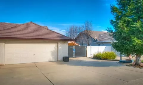 1259 River Ridge Dr, Redding, CA 96003 photo 2