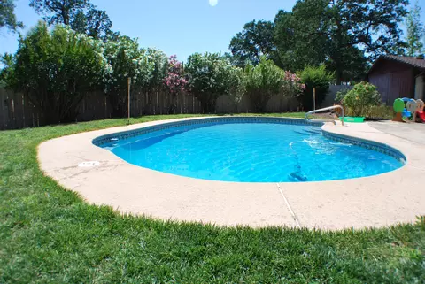 21037 Old Forty Four Dr, Redding, CA 96003 photo 2