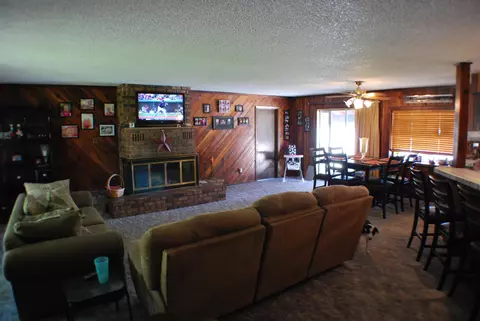 21037 Old Forty Four Dr, Redding, CA 96003 photo 10