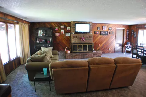 21037 Old Forty Four Dr, Redding, CA 96003 photo 9