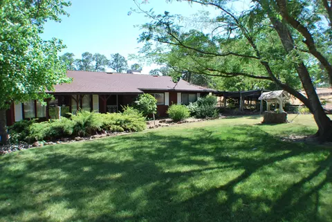 21037 Old Forty Four Dr, Redding, CA 96003 photo 5