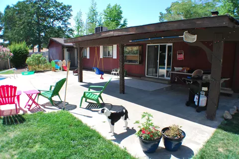 21037 Old Forty Four Dr, Redding, CA 96003 photo 3
