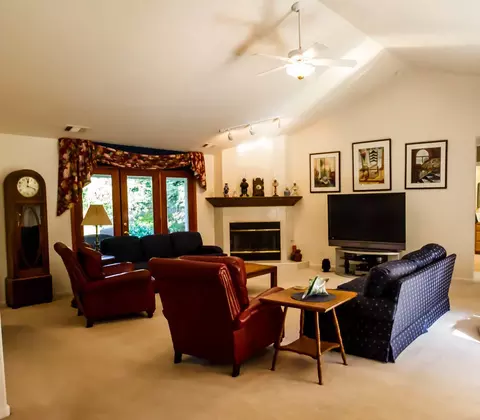 7073 Tucker Ln, Redding, CA 96002 photo 6