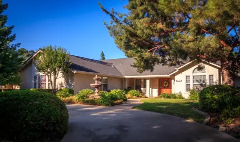 7073 Tucker Ln, Redding, CA 96002 photo 1