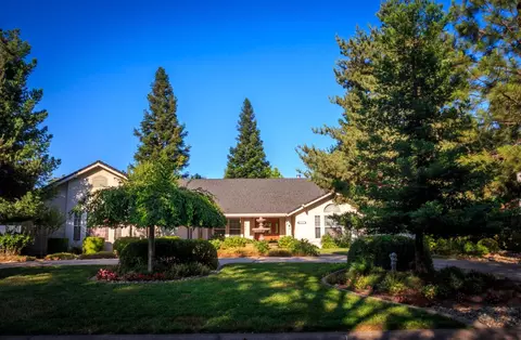 7073 Tucker Ln, Redding, CA 96002 photo 2