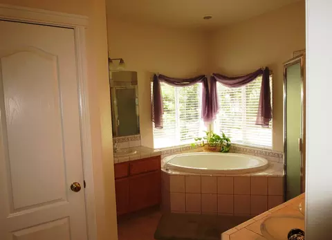7372 Quiet Dr, Anderson, CA 96007 photo 10
