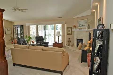 2280 Everest Dr, Redding, CA 96001 photo 2