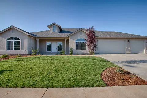 7593 Robles Dr, Redding, CA 96002 photo 1