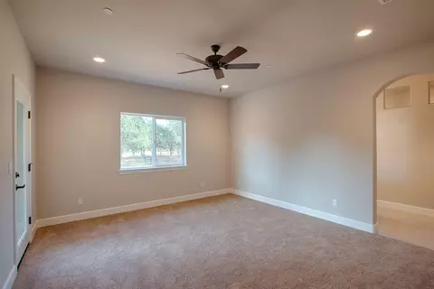 7593 Robles Dr, Redding, CA 96002 photo 9