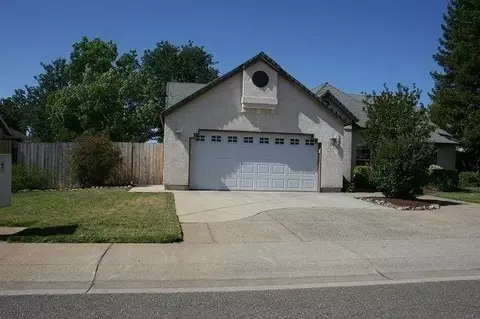5841 Diamond Ridge Dr, Redding, CA 96003 photo 2