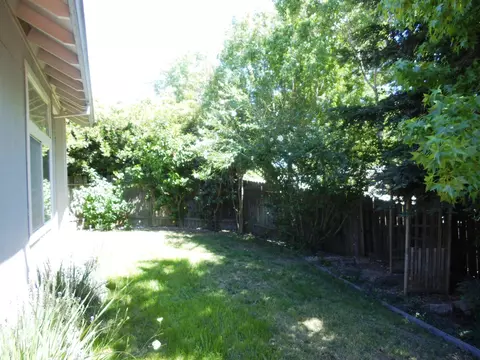 3435 Footbridge Ct, Redding, CA 96003 photo 18