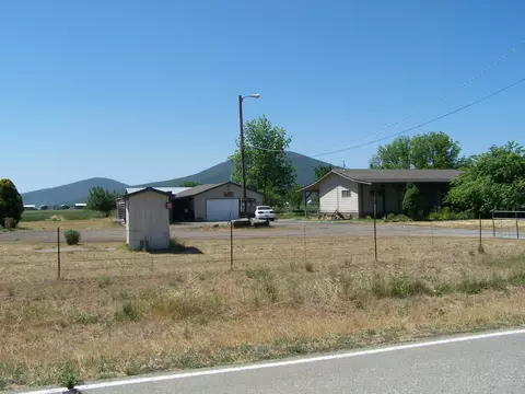 42407 Mcarthur Rd, Fall River Mills, CA 96028 photo 3