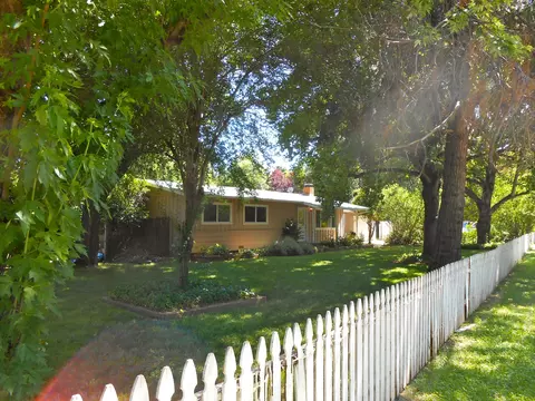 2885 Sacramento Dr, Redding, CA 96001 photo 6