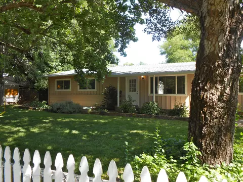 2885 Sacramento Dr, Redding, CA 96001 photo 7