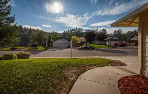 4851 Tralee Ln, Redding, CA 96001 photo 4