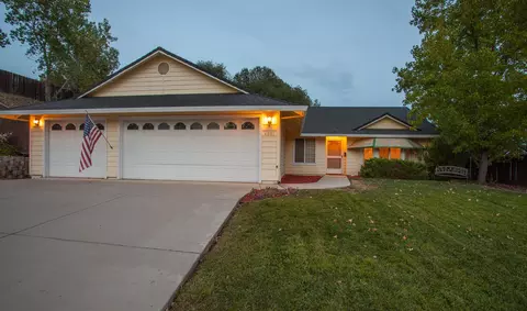 4851 Tralee Ln, Redding, CA 96001 photo 2
