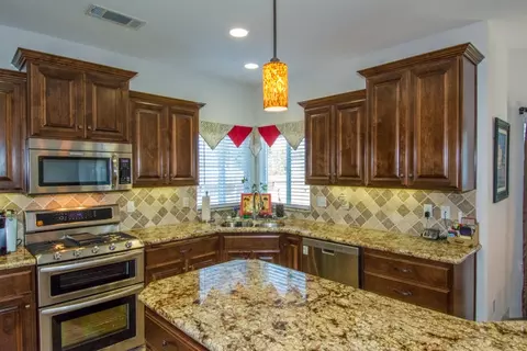 7407 Caballo Way, Redding, CA 96002 photo 11