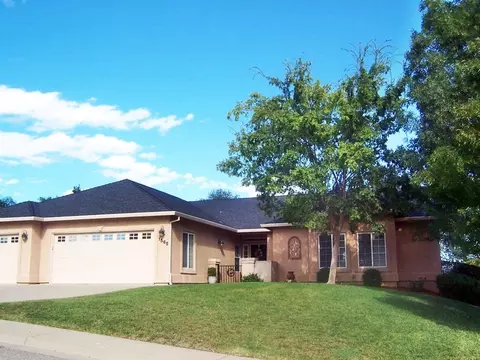 1565 Brinn Dr, Redding, CA 96001 photo 2