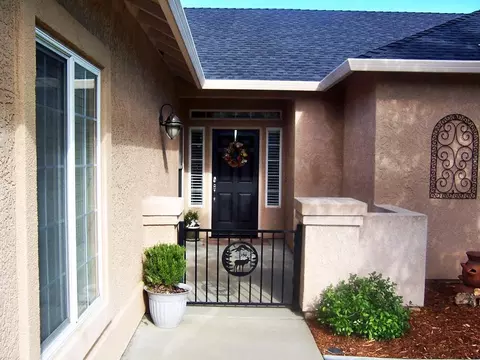 1565 Brinn Dr, Redding, CA 96001 photo 3