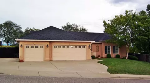 1565 Brinn Dr, Redding, CA 96001 photo 1