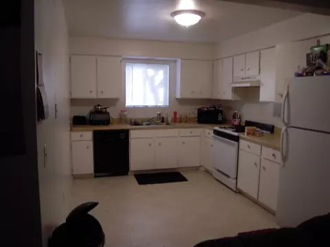 1131 West St, Redding, CA 96001 photo 3