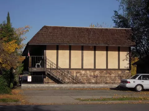 1131 West St, Redding, CA 96001 photo 1