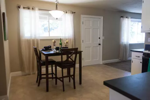 1387 Aspen Dr, Anderson, CA 96007 photo 4