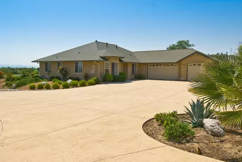 1556 Brinn Dr, Redding, CA 96001 photo 3