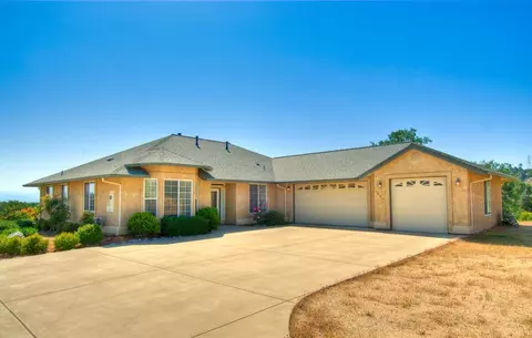 1556 Brinn Dr, Redding, CA 96001 photo 1
