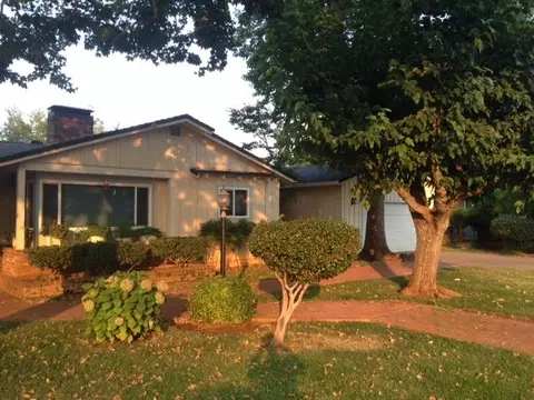 915 Hallmark Dr, Redding, CA 96001 photo 1