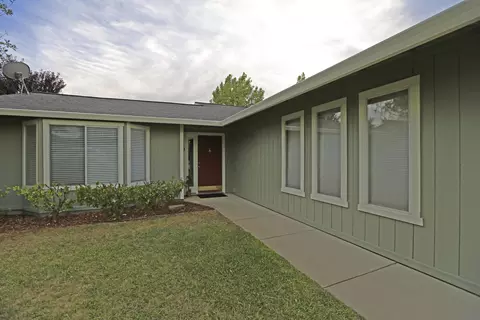 912 Partridge Dr, Redding, CA 96003 photo 2
